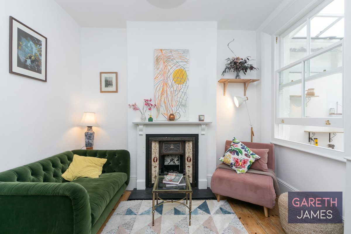 GJamesProperty's tweet photo. #ToLet | Shenley Road  | #Camberwell, #SE5

Delightful unfurnished #1bed period conversion #garden #flat with:
🌟cosy living room
🌟recently updated kitchen/diner
🌟utility area with white goods
🌟attractive bathroom. 
🌟cosy #summer room

more info here:
https://t.co/seFY8NRwmC https://t.co/tqeRswHcUa
