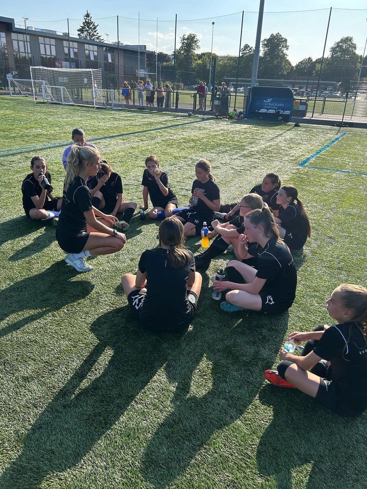ellie_hairsine's tweet photo. in my element💭🧡 @Evolution_Sprts https://t.co/YDIIX9hssr