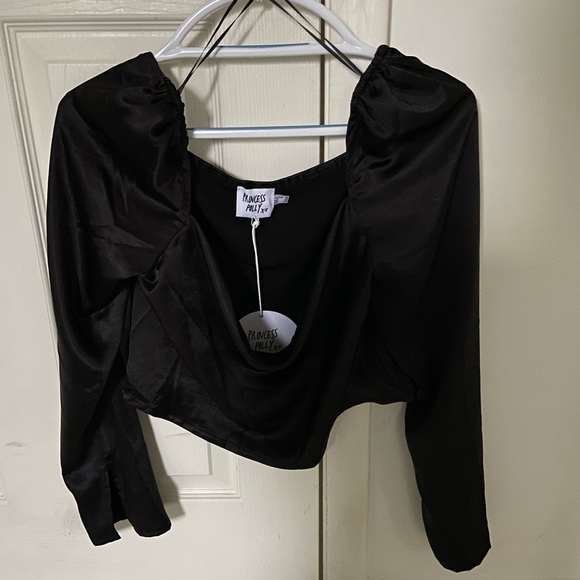 So good I had to share! Check out all the items I'm loving on <a href="/Poshmarkapp/">Poshmark</a> #poshmark #fashion #style #shopmycloset #lahearts #abercrombiefitch #princesspolly: posh.mk/XSuJqBwwiBb