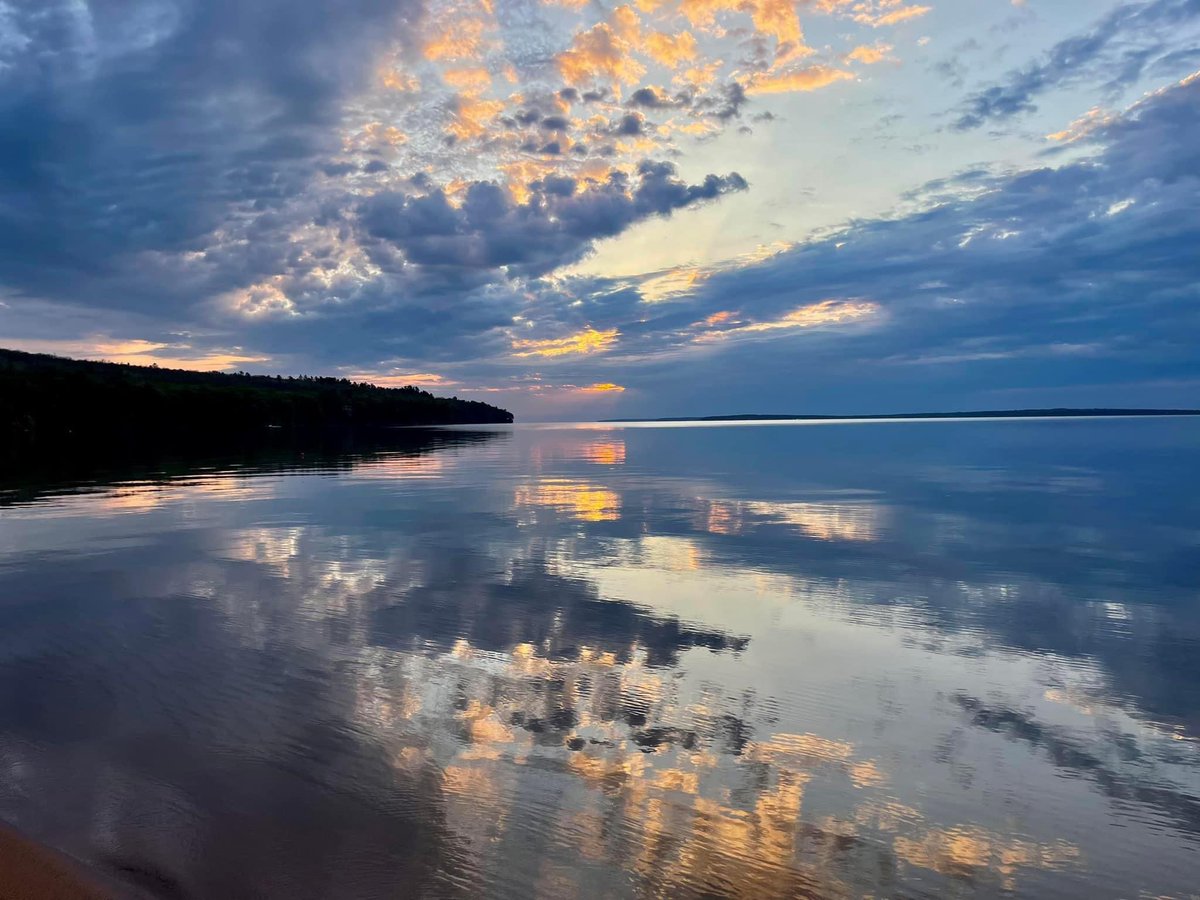 LynnBlewett's tweet photo. Sunday vibes.  @LakeSuperior https://t.co/nKb8ybBG0q