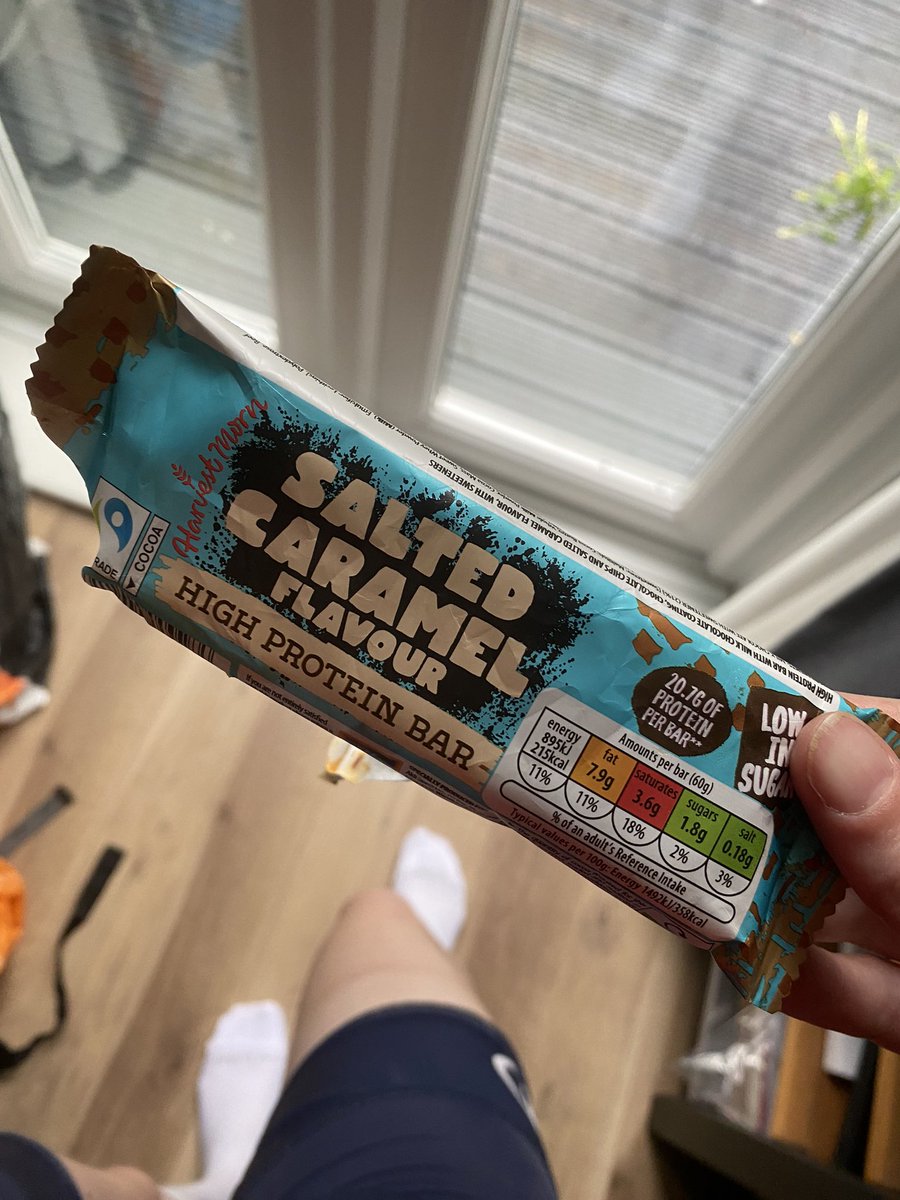 thecyclephysio's tweet image. Holy moly these are good (for a protein bar).

#proteinsnack #saltedcaramel