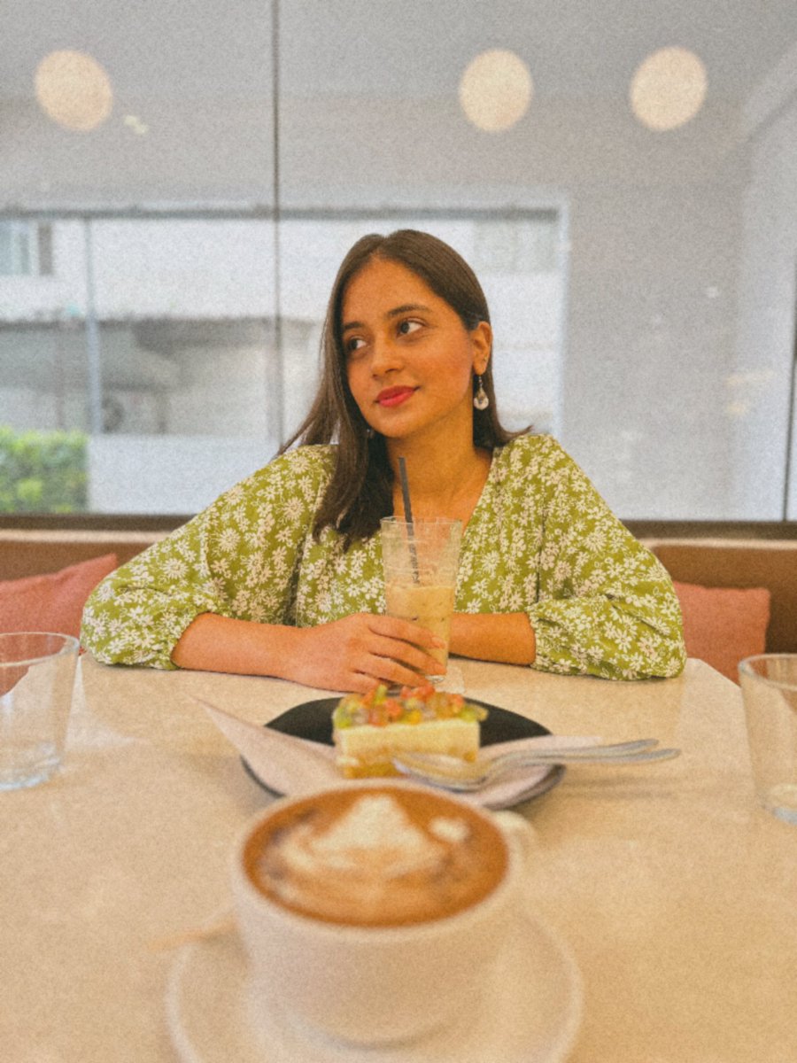 Indranagar ke cafes kitne mehenge hai xjdksnskkakojsnakkak