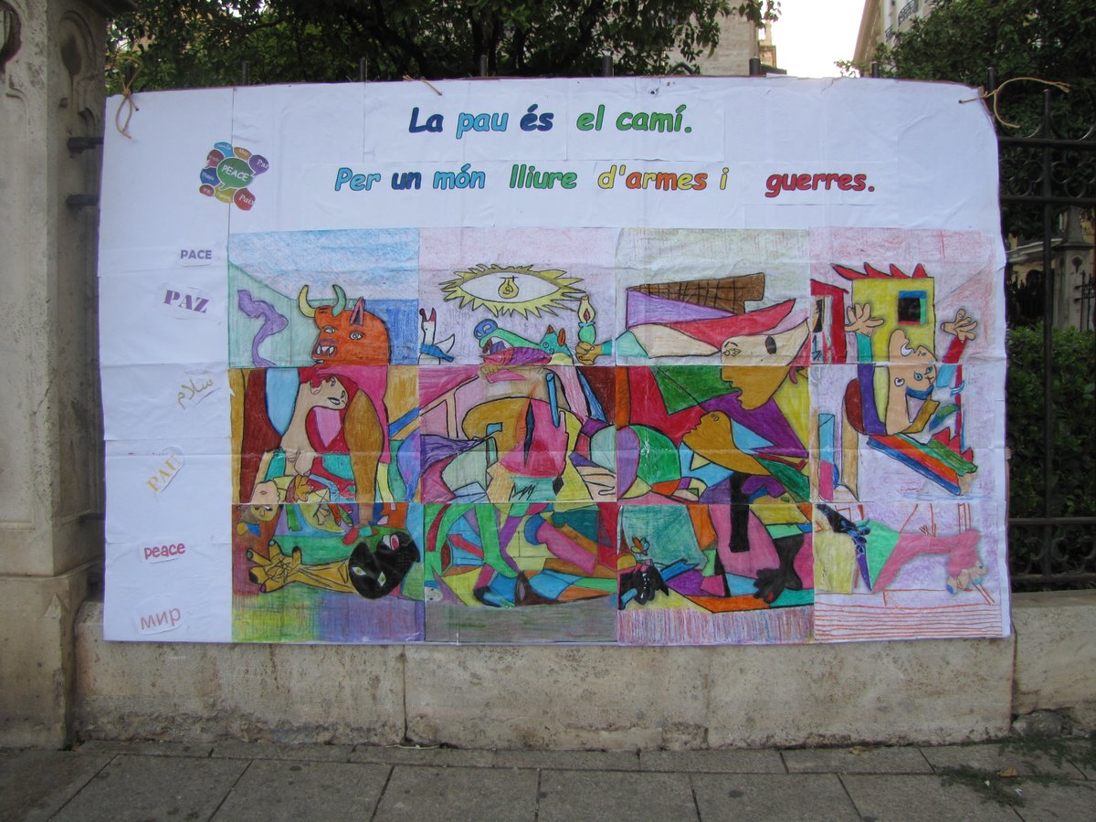 aa_MOC_Valencia's tweet photo. Ahir 8 de juliol, a la movilització mundial #24hOlaxPaz #24Hxpeacewave
#AturemLesGuerres #yestopeace #notomilitarization
@valenciaxLaPau
@aa_MOC_Valencia
@ca_revolta
@CEDSALA
@CGTPViM
@CGTvalencia
@anticapiPV
@CVONGD
@OrriolsConvive https://t.co/Wx9tGJfxPP