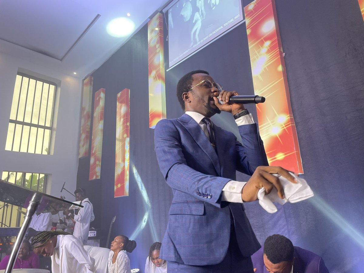 ProphetDesmondO's tweet photo. You have guaranteed victory!
Hallelujah ๐
@ProphetDesmondO
#Sundayservice #Sagmlagos
#explorepage #onsite #YearofExploit
#SAGM #Prophetdesmondobi #Sagm_LWC https://t.co/rMmAnbSsYZ