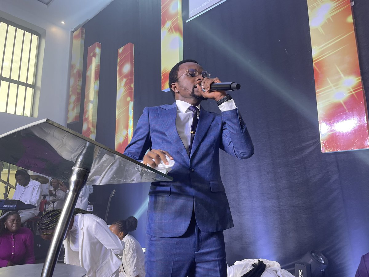 ProphetDesmondO's tweet photo. You have guaranteed victory!
Hallelujah ๐
@ProphetDesmondO
#Sundayservice #Sagmlagos
#explorepage #onsite #YearofExploit
#SAGM #Prophetdesmondobi #Sagm_LWC https://t.co/rMmAnbSsYZ