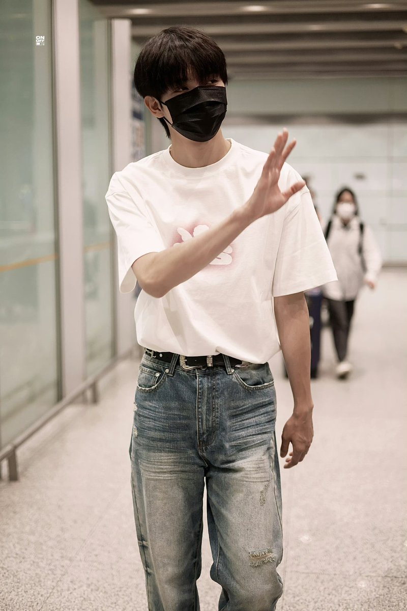 Luoyizhou1603's tweet photo. 20230709｜Beijing

 ถึงปักกิ่งแล้วค่ะ 

(Credit: ON·OFF丨罗一舟)

#หลัวอีโจว
#LuoYizhou 
#罗一舟 https://t.co/4uQXsO9KgX