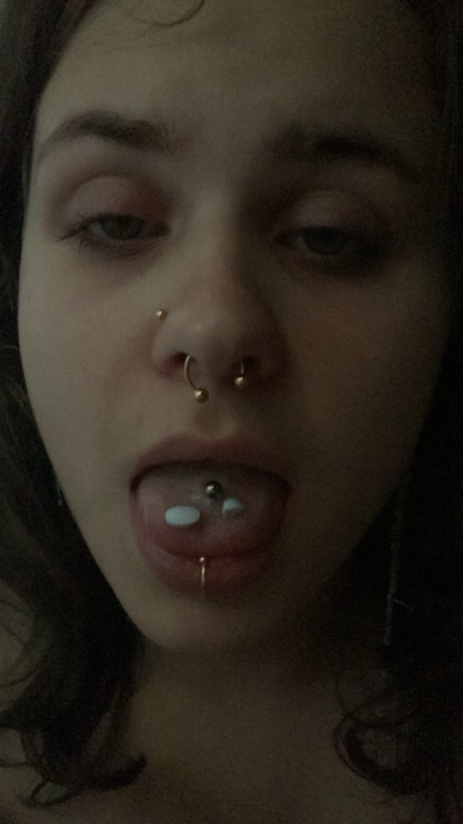 kafalea_'s tweet image. ich, gestern, bevor ich extrem geilen sex hatte