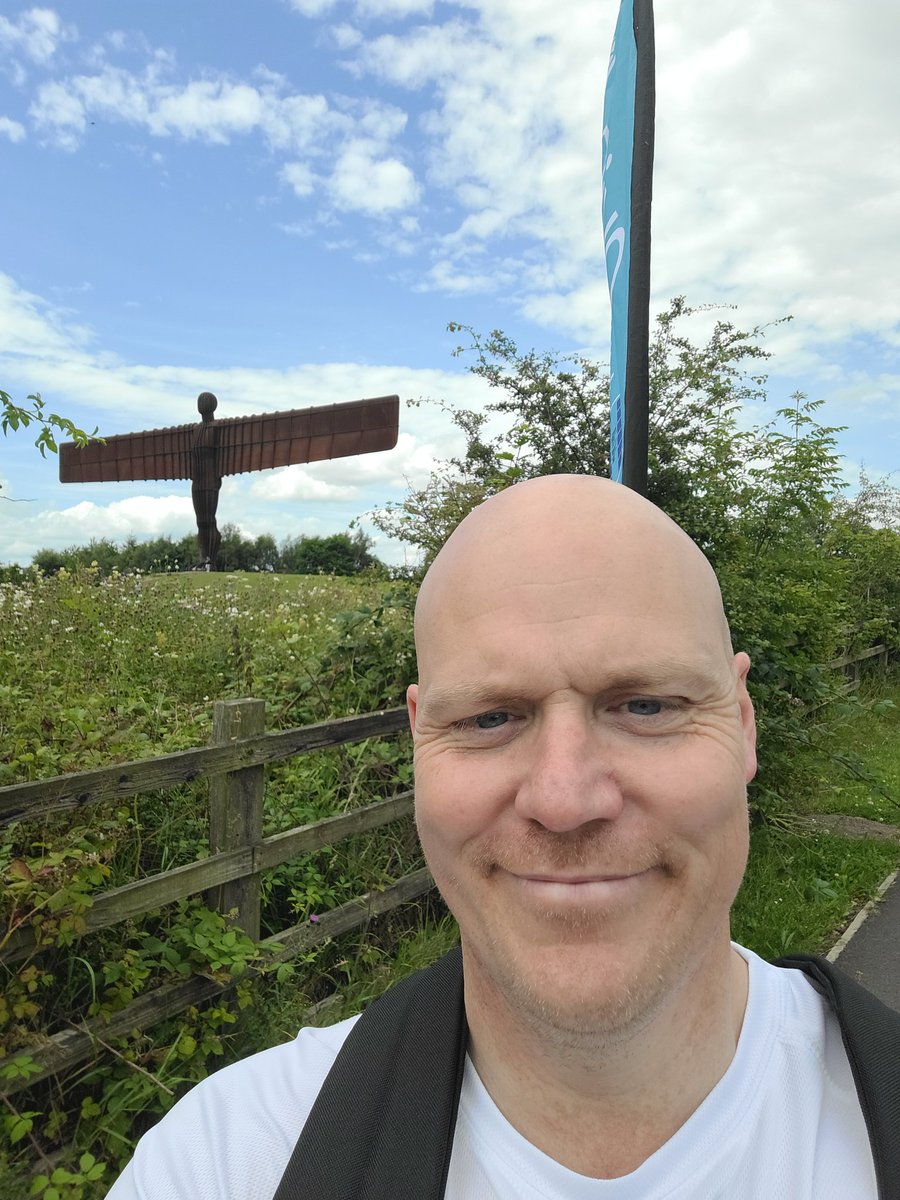 TheBuswalker's tweet photo. The Buswalker met the Angel! #7busroutesin7days #druham #thelastride #foodbanks #Angel @bbcnewcastle @3dadswalking @CBWtweets @KimJPurcell @NUFC @arrivanortheast https://t.co/r6oNtYMzo3 https://t.co/0WcZyN2iDJ