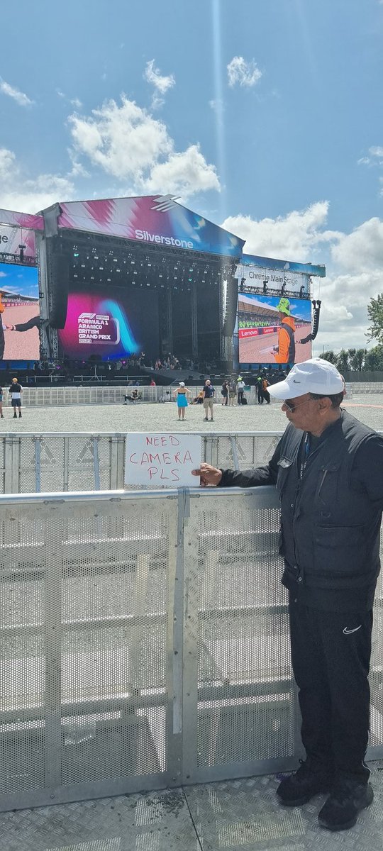 SaaShamsu's tweet photo. Helllo Camera
@SilverstoneUK 
@Sky
@ any camera find me pls I have a message for my Family 😍😍😍🏎🏎🏎 Thanks https://t.co/wRdeW4Isix