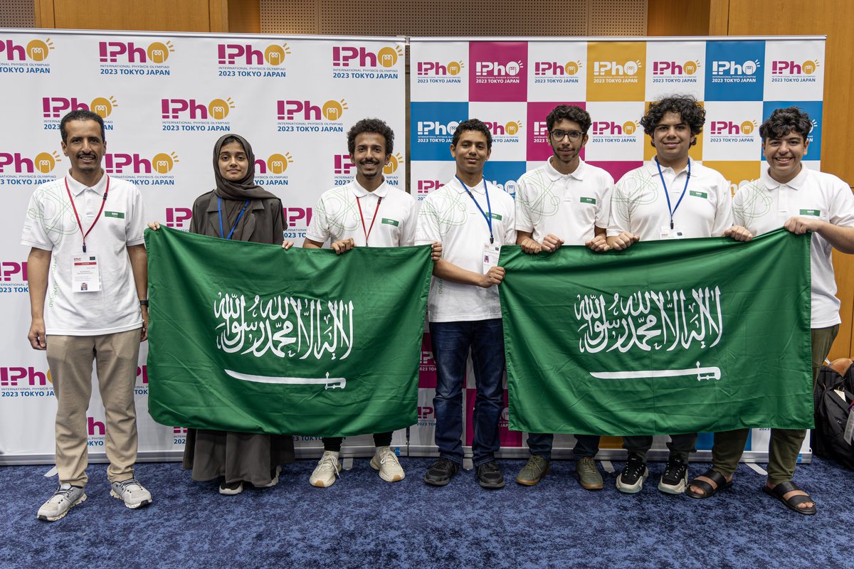 5 من طلبة #المنتخب_السعودي_للفيزياء  يصلون إلى #طوكيو بطموحات كبيرة، لمنافسة أكثر من 85 دولة في مسابقة #أولمبياد_الفيزياء_الدولي 

#برنامج_موهبة_للأولمبيادات_الدولية 
#سعوديون_ينافسون_العالم
