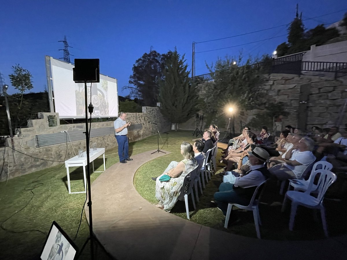 acatyma's tweet photo. Ayer nuestro Vicepresidente, @MigueJimenezC, fue el maestro de ceremonia en la gala de la entrega de premios de la I Muestra de Cortos Suso de Marcos, celebrada en la Casa Museo Suso de Marcos en el Puerto De la Torre.

#Cultura #Cine #CineEsCultura https://t.co/8CTYXaqOcv