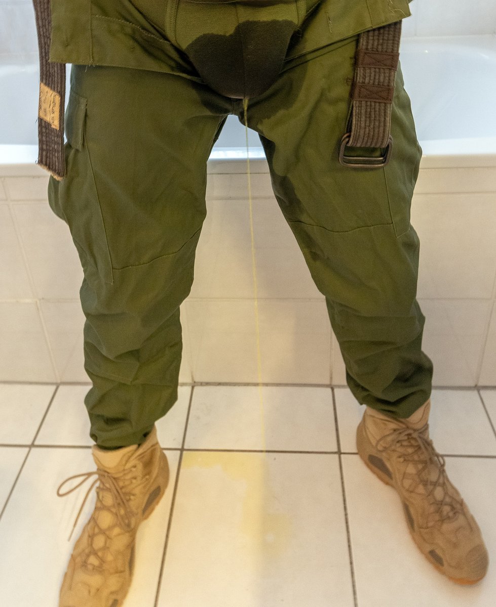 JayOberkircher's tweet photo. Relaxing in combat gear https://t.co/ZTxdhYKCgi