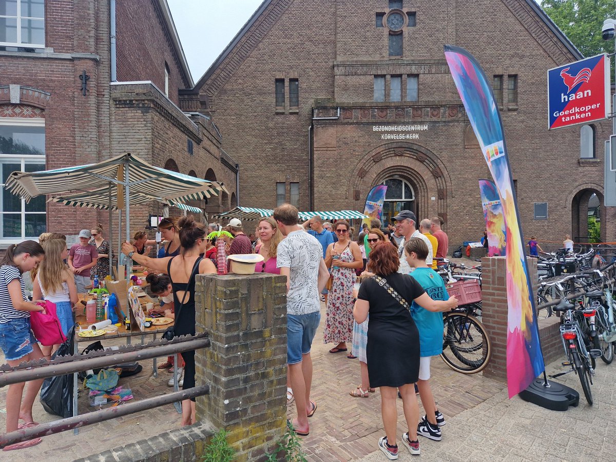 Kinderen van unit 4 hebben samen met de winkeliers van de Korvel een heuse Mundial kindermarkt georganiseerd #trots #burgerschap #cultuur