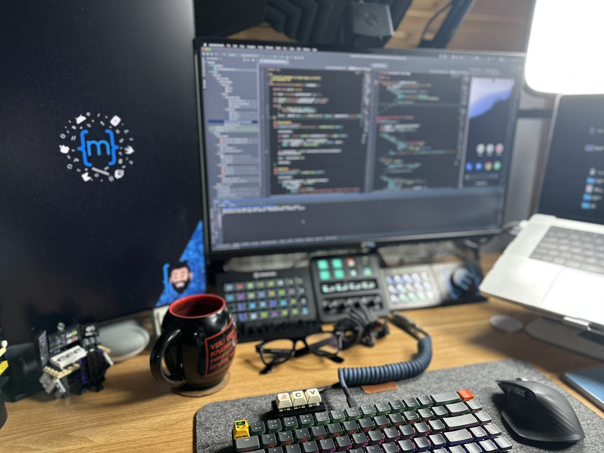 MoureDev's tweet image. Me he puesto a desarrollar una pequeña App con IA para mi charla del próximo miércoles en @Tenerife_GG 💪

¿De qué crees que se trata?

🔗 tenerife.gg/devgg