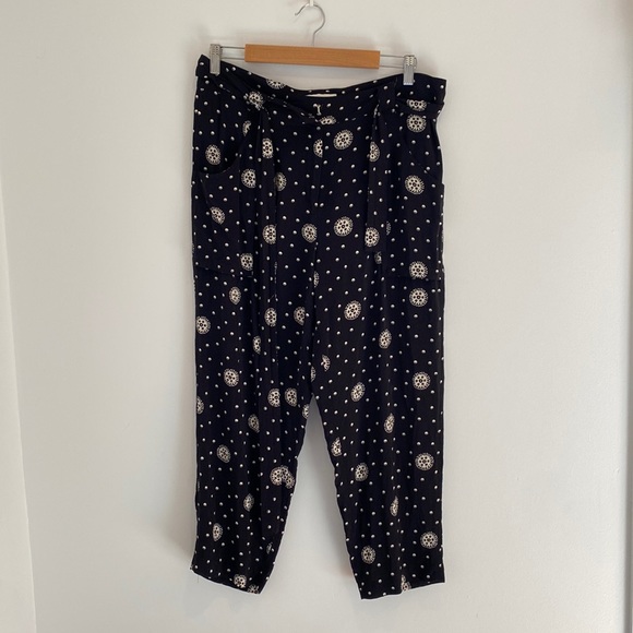 fourbirdsflying's tweet photo. So good I had to share! Check out all the items I'm loving on @Poshmarkapp from @patimickey #poshmark #fashion #style #shopmycloset #gorman #countryroad: https://t.co/s85x09WOBs https://t.co/vbDGUgDdNn