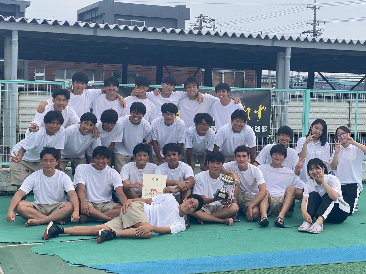 投稿が遅くなりすみません🙇‍♀️

先日、県大会が行われました！
結果は優勝🏆でした！
皆さんの応援のおかげで選手一同日頃の成果を出し切ることができました😊
応援ありがとうございました
東海大会に向けて頑張ります‼︎