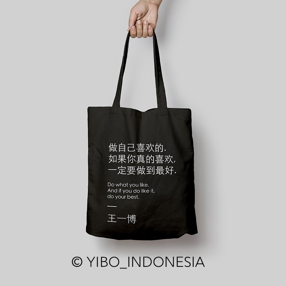 yibo_indonesia's tweet photo. Tote bag quote putih, hitam, YIBO85 (pre-order sampai 31 Juli 2023)
Ukuran 35x40cm: 95.000
Order form: https://t.co/HECMQgjo9V
#WangYibo #YBI_BDAY2023 https://t.co/SXlCbc53Yz