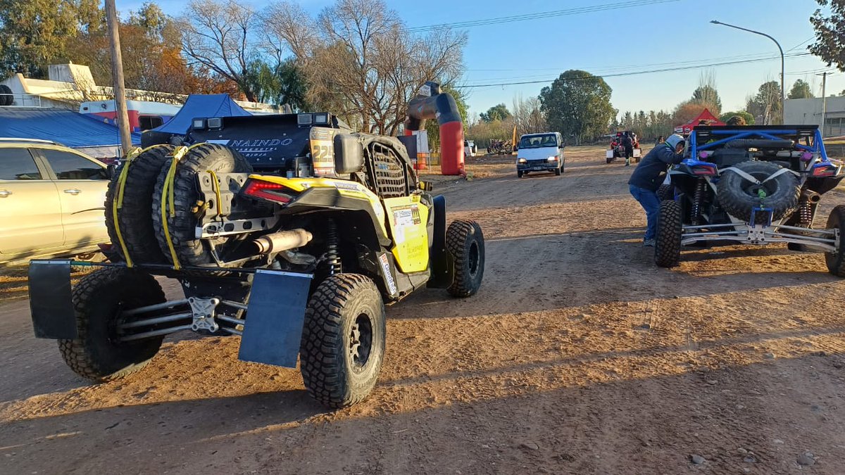 Campeonesnet's tweet photo. #CaNav | 📸 Postales de la mañana en General Alvear, Mendoza, cita de la cuarta fecha del Campeonato Argentino de Navegación Rally Raid @CANavegacion https://t.co/C0kPy9VstI