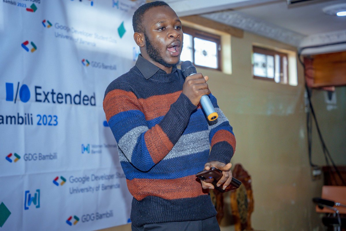 gdg_bambili's tweet photo. We all started with some opening words by our host Emmanuel.

#GoogleIOExtendedBambili #GoolgeIOExtended #GoogleIO #GDGBambili #GDSCUBa https://t.co/ge8k5zrx6R