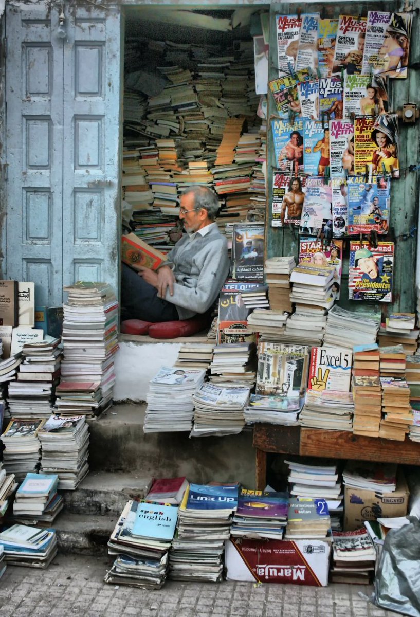 hiddenliburua's tweet image. Une librairie à Rabat.
(photo qui de droit)