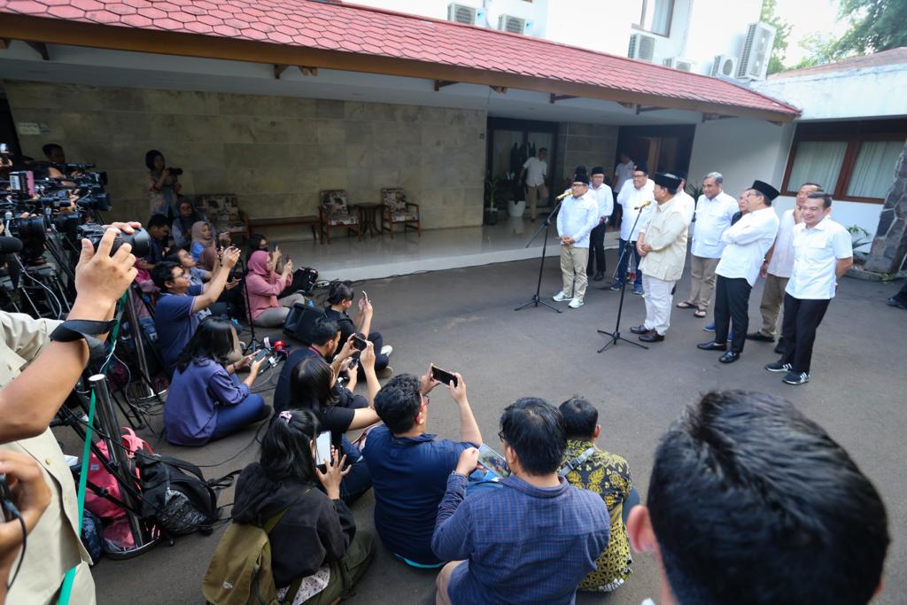 FathoniBulkin's tweet photo. #GusIminKunciPilpres
#MuhaiminIskandar
#PartaiKebangkitanBangsa https://t.co/erL7NX9lvb