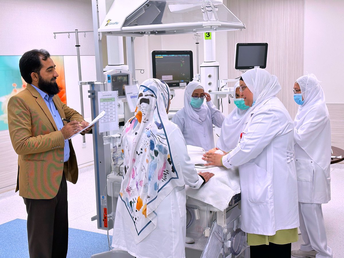 MychildOrg's tweet photo. اختتام اليوم الأول من برنامج #الاستشاري_المتطوع_الزائر الذي أقامته #جمعية_طفلي_الطبية بالتعاون مع #صحة_تبوك لتطوير العاملين من أطباء وتمريض في برنامج انعاش المواليد ( NRP) حيث استفاد من البرنامج عدد ٢٠ طبيب وممرضة. https://t.co/E9yuIaRm9L