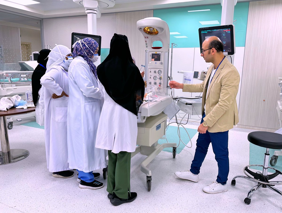 اختتام اليوم الأول من برنامج #الاستشاري_المتطوع_الزائر الذي أقامته #جمعية_طفلي_الطبية بالتعاون مع #صحة_تبوك لتطوير العاملين من أطباء وتمريض في برنامج انعاش المواليد ( NRP) حيث استفاد من البرنامج عدد ٢٠ طبيب وممرضة.