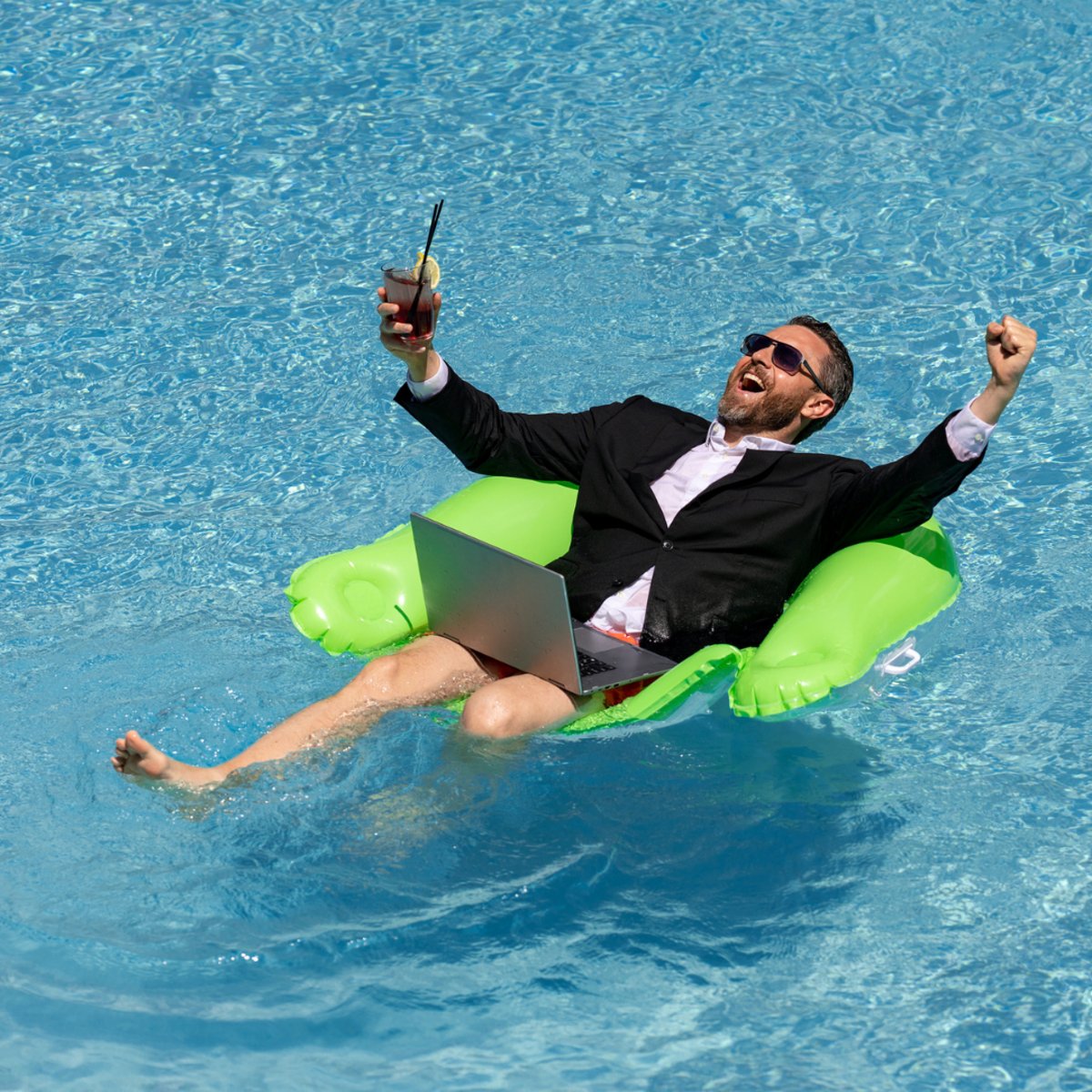 QualityLHC's tweet photo. Looking for a way to make remote work more exciting? Join us in Lake Havasu City for a perfect mix of work productivity and #poolfun! https://t.co/VOefSZkzLL