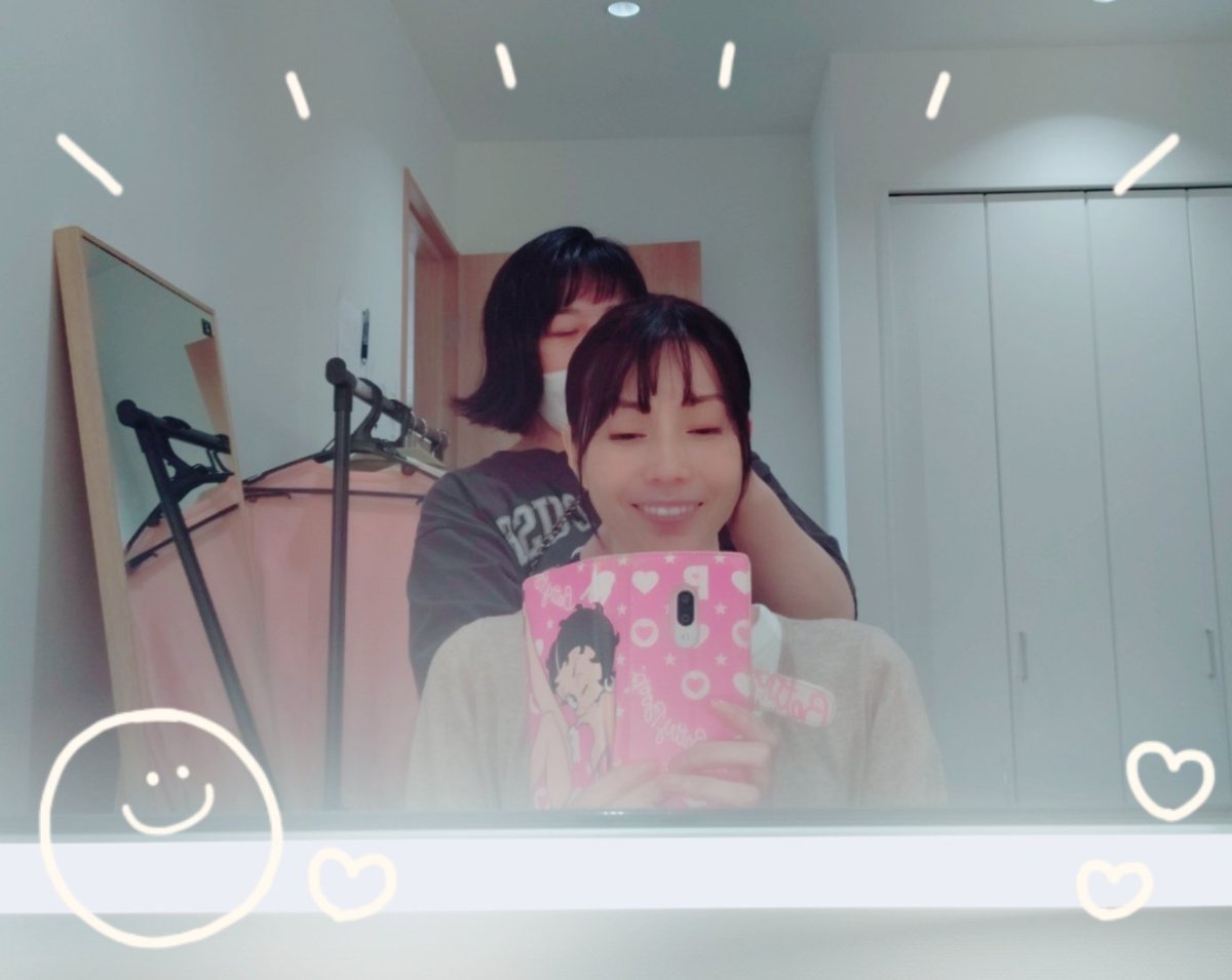 87MEMI's tweet image. 週末バタバタでSNS不具合もあって先日の撮影レポ遅くなりました🙇💦ヘアチェンジも有り💆長丁場でしたが終始楽しかったです😆お弁当もめちゃ美味しかった😋🍱

明日はオーディション行ってきます👋😃また明日から皆さん🎀ファイティンです🥰🌈
実は別件でも📺️嬉しいお知らせもあるので待っててね🤗💖