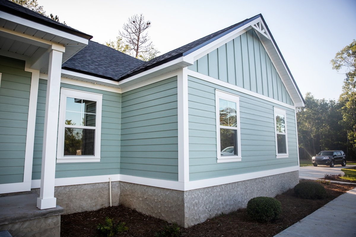 RFSkinHolly's tweet photo. If your home's siding needs an update, this article can help provide it. #exteriors #homestyle  https://t.co/WV1lW26FKf https://t.co/mepuLY4gii