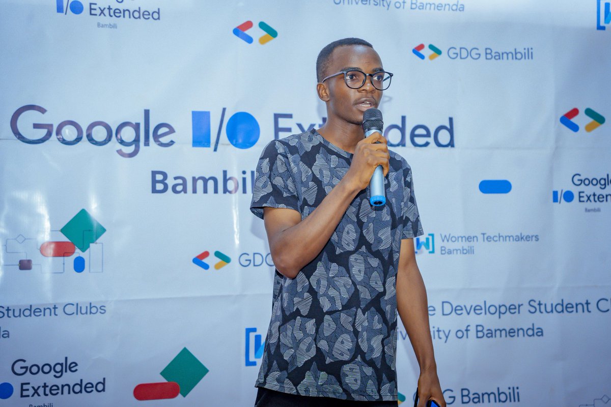 gdg_bambili's tweet photo. Give the mic to @asofex, our #FirebaseExpert 

#GoogleIOExtendedBambili #GoolgeIOExtended #GoogleIO #GDGBambili #GDSCUBa https://t.co/CD29YN462g