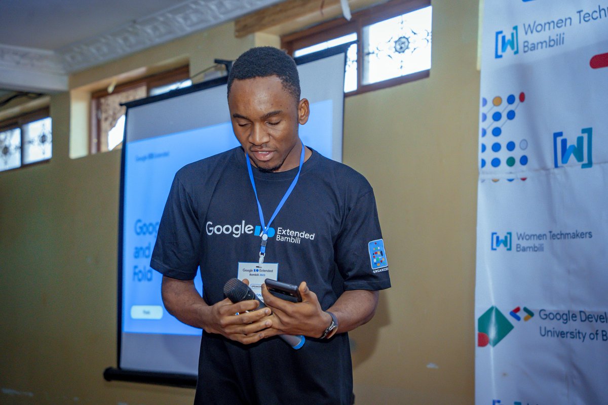 gdg_bambili's tweet photo. Introducing us to pixels and their updates, we had @yokwejuste on stage.

#GoogleIOExtendedBambili #GoolgeIOExtended #GoogleIO #GDGBambili #GDSCUBa https://t.co/3Ved9WHIFe