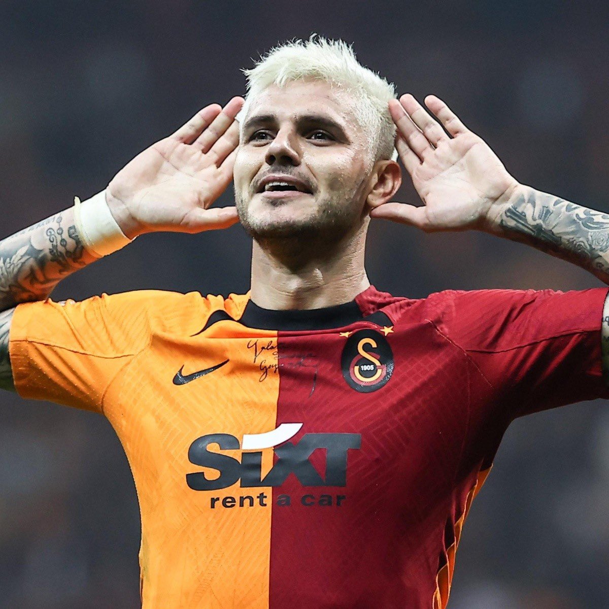 zoomutd's tweet photo. Hojlund &amp; Icardi would have been a perfect mix of No. 9's for @ManUtd in current situation &amp; at a very good price as well.. Agree? #Hojlund #Icardi #MUFC https://t.co/XoF9f8novT