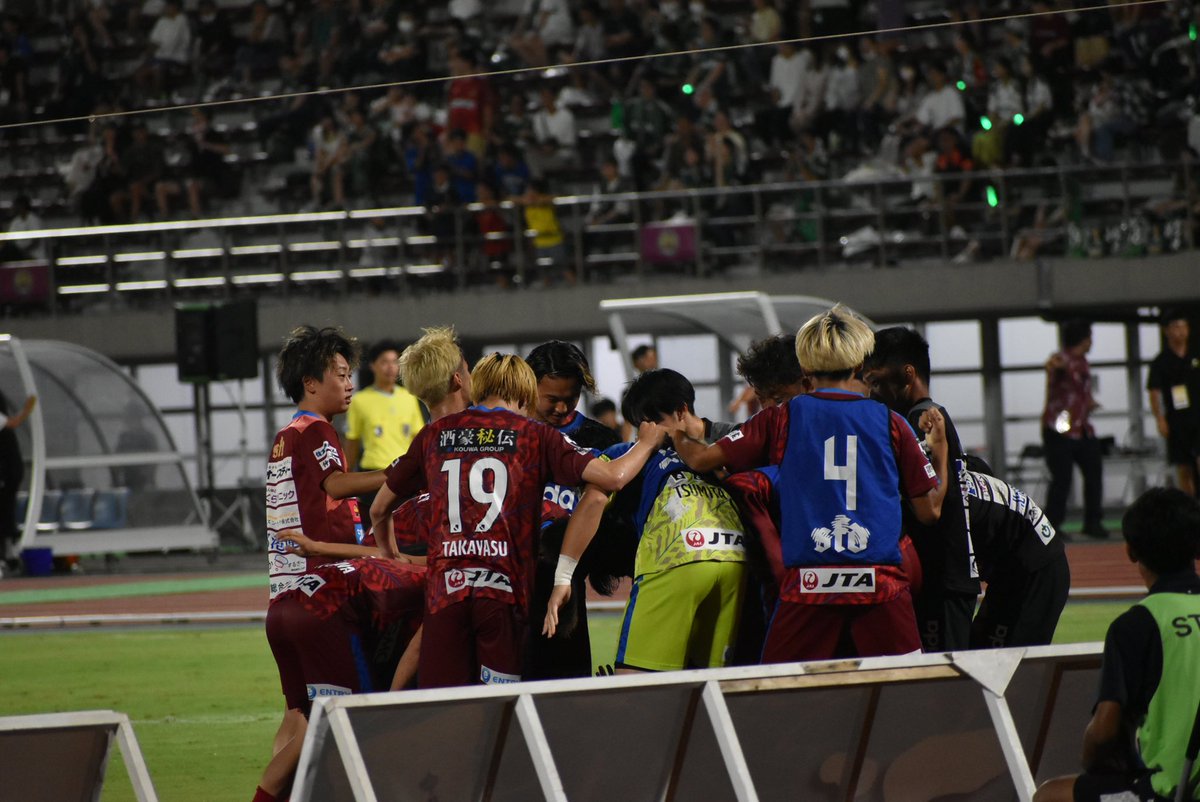 bandits2007's tweet image. 大旗は良い
かっこいい🚩
#fcryukyu
#FC琉球
#大旗隊