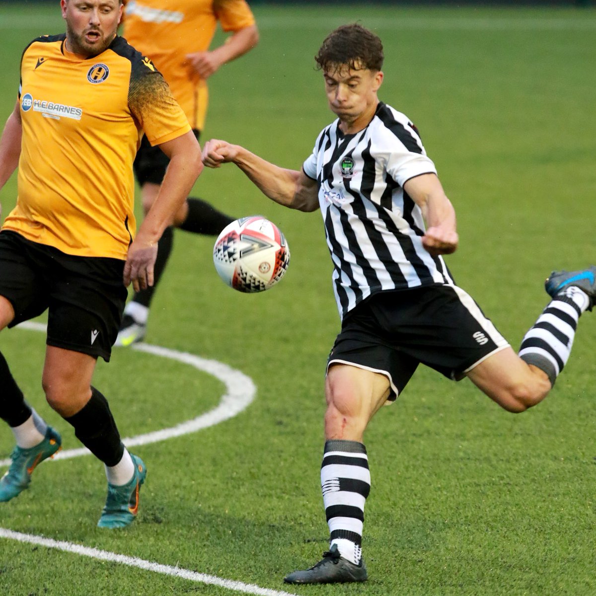 𝗬𝗢𝗨𝗡𝗚 𝗕𝗔𝗗𝗚𝗘𝗥𝗦

U21 training tomorrow night, 18:45 at Cannon Park, everyone welcome!

#UTB 🖤