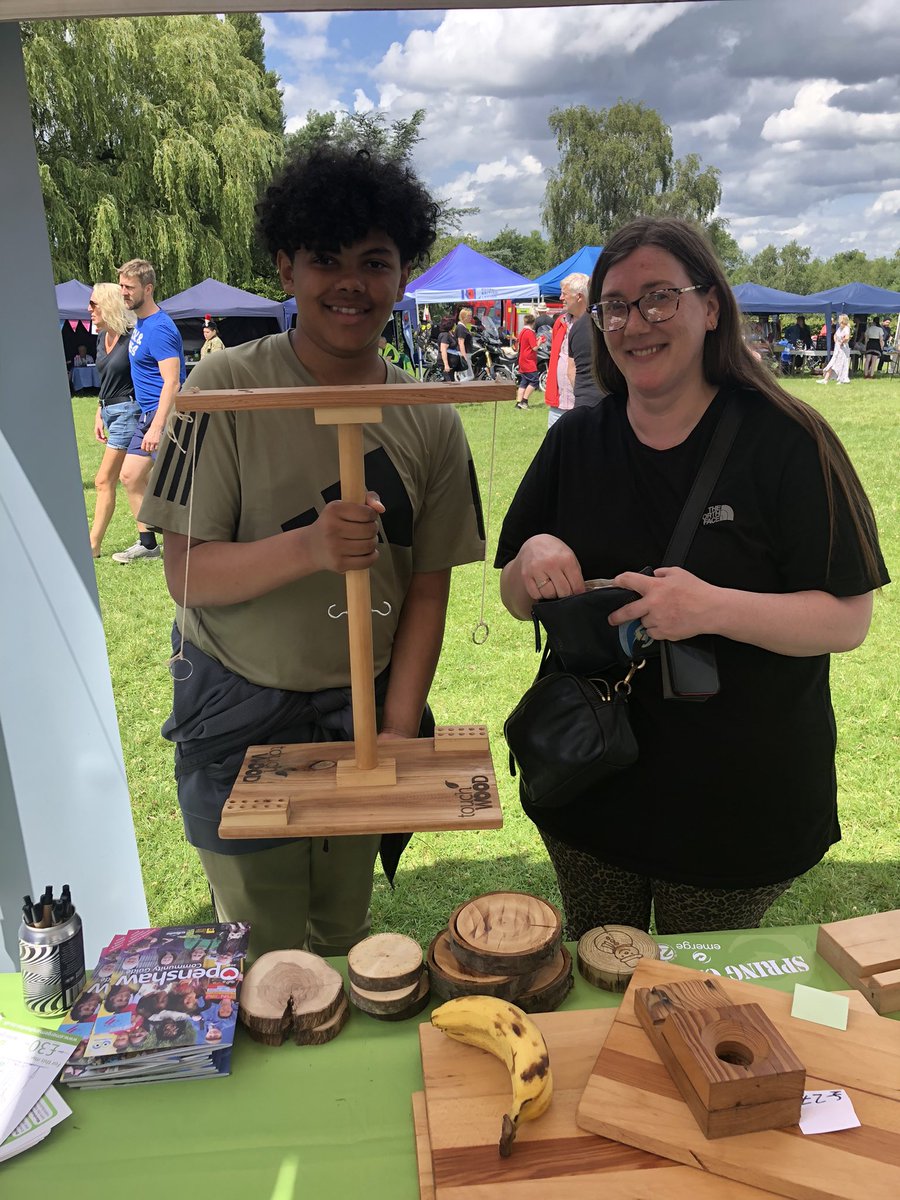 LucyDanger's tweet photo. Thrilled to meet @LordMayorOfMcr &amp; @Afzal4Gorton at #GortonCarnival in #DebdalePark at our @EMERGETouchWood @EMERGERecycling &amp; @FareShareGM stall 😊 What a wonderful event by @BelsizeG &amp; @Max_Trax_ 🚙 🚘🚎🛻🏎️ 💕💕💕#vintagecars #communityengagement https://t.co/DqSB5dsURd