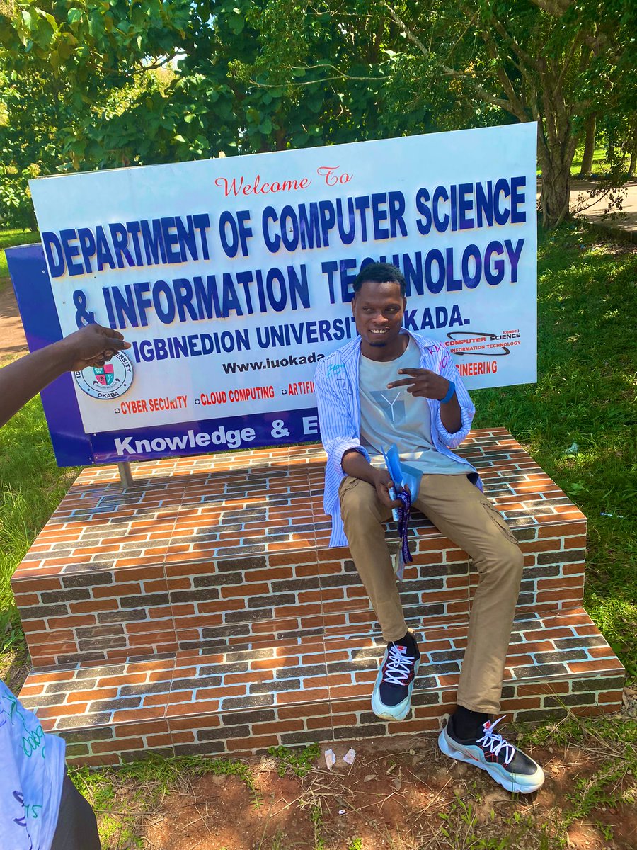 Rollinglawd's tweet photo. For my Last Exam in university I’m thankful 🥂 #westafrica #iuo #computerscience #set23 #thankful #celebration https://t.co/jHyVVn1g4E