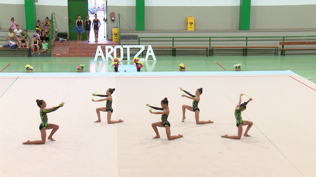 ingeniojoven's tweet photo. El Club Arotza Ingenio derrocha talento en el "Festival de Verano".

El acto sirvió de entrenamiento para el Campeonato de España.

📷 más información en: https://t.co/5RbsUse7Id

#villadeingenio #gimnasiaritmica https://t.co/xGidGrFoV9