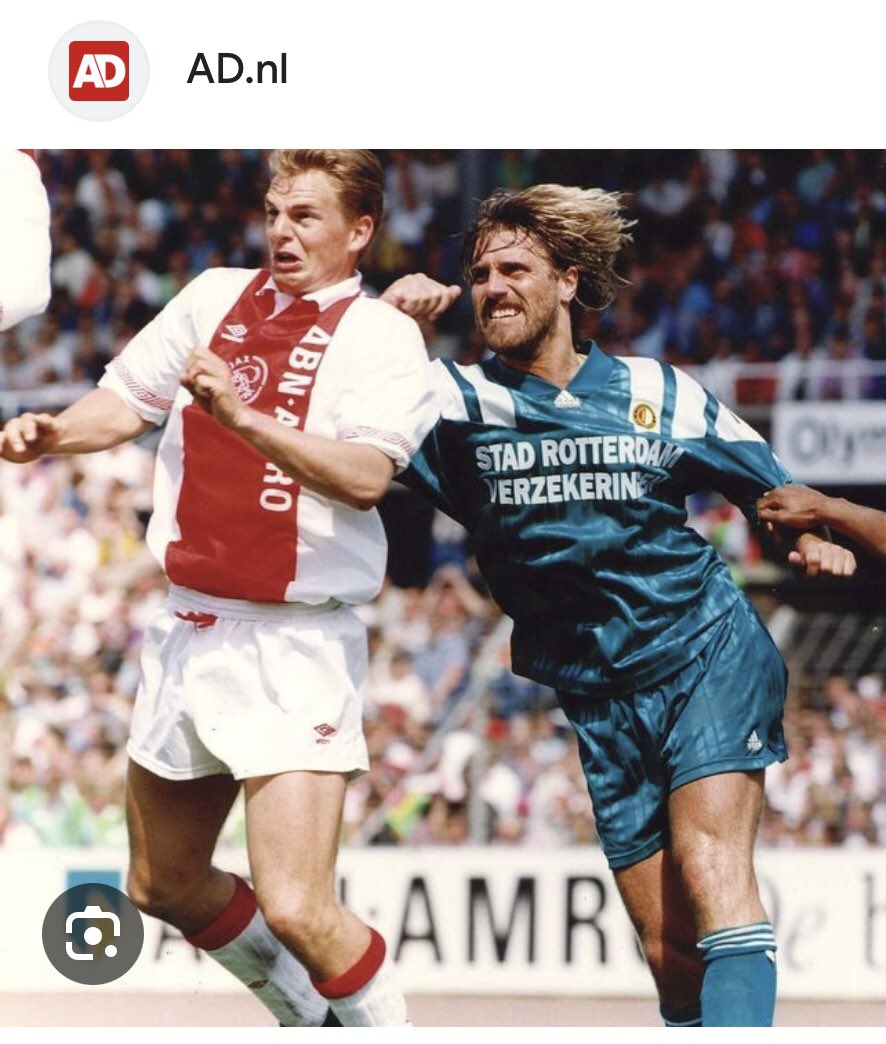 TillyTilburg's tweet photo. Hier een foto van de wolf die de boer aan valt! https://t.co/cJKqVajCwS