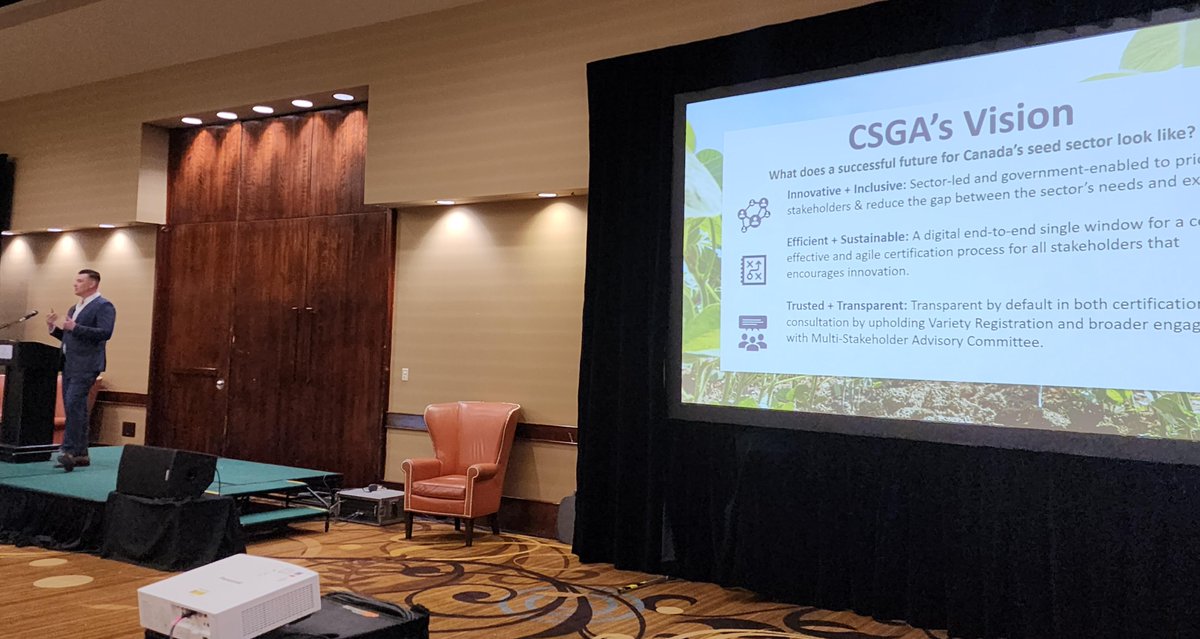 Seedgrowers's tweet photo. Our ED, Doug Miller speaks to the delegates about Seed Regulatory Modernization (SRM).
#ChooseCertifiedSeed #CdnAg
Notre directeur exécutif, Doug Miller, s'adresse aux délégués sur la Modernisation de la réglementation des semences (MRS) #ChoisirSemenceCertifiee https://t.co/sFMdeNqXRq