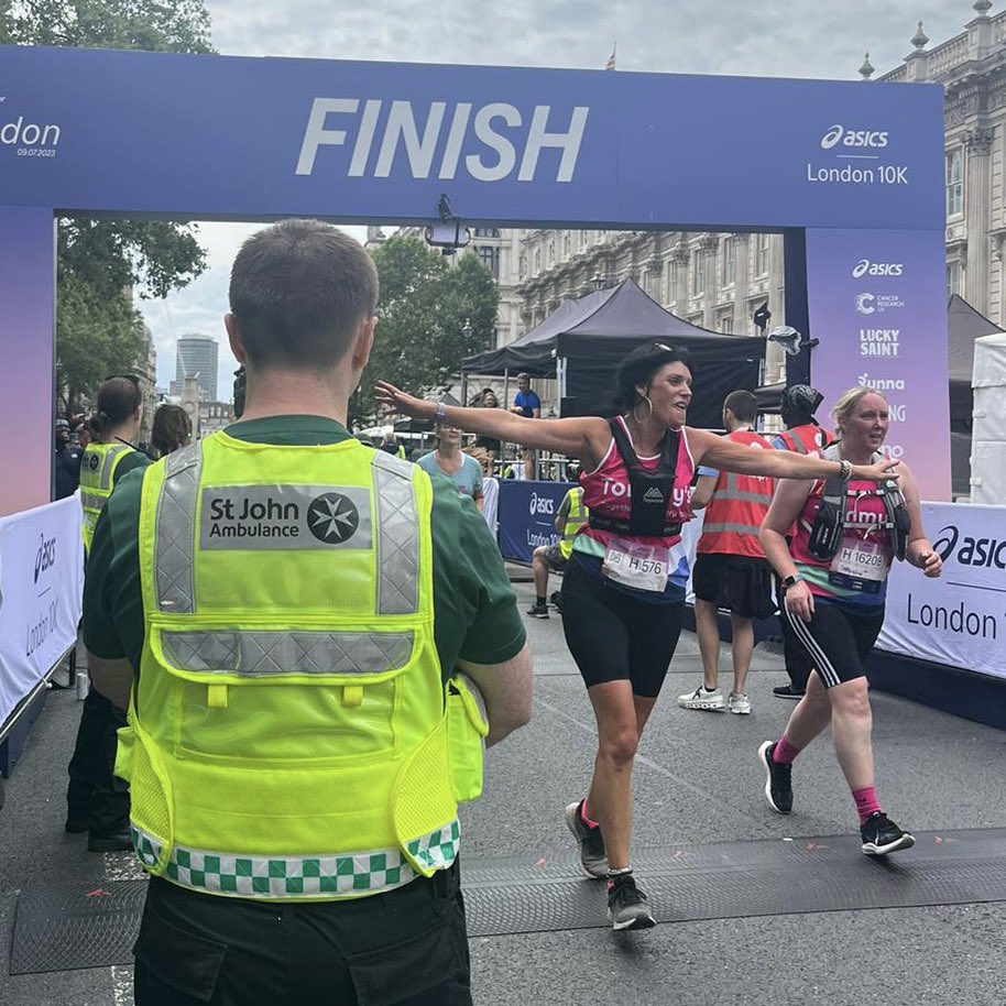 SJA MRT Operational Hub - East (@sjaeastmrt) on Twitter photo Early morning for our team this morning supporting <a href="/thelondon10k/">Saucony London 10K</a> Congratulations to everyone taking part. π
ππ»ββοΈ#asics #volenteer #stjohnambulance #mysjaday Early morning for our team this morning supporting <a href="/thelondon10k/">Saucony London 10K</a> Congratulations to everyone taking part. π
ππ»ββοΈ#asics #volenteer #stjohnambulance #mysjaday