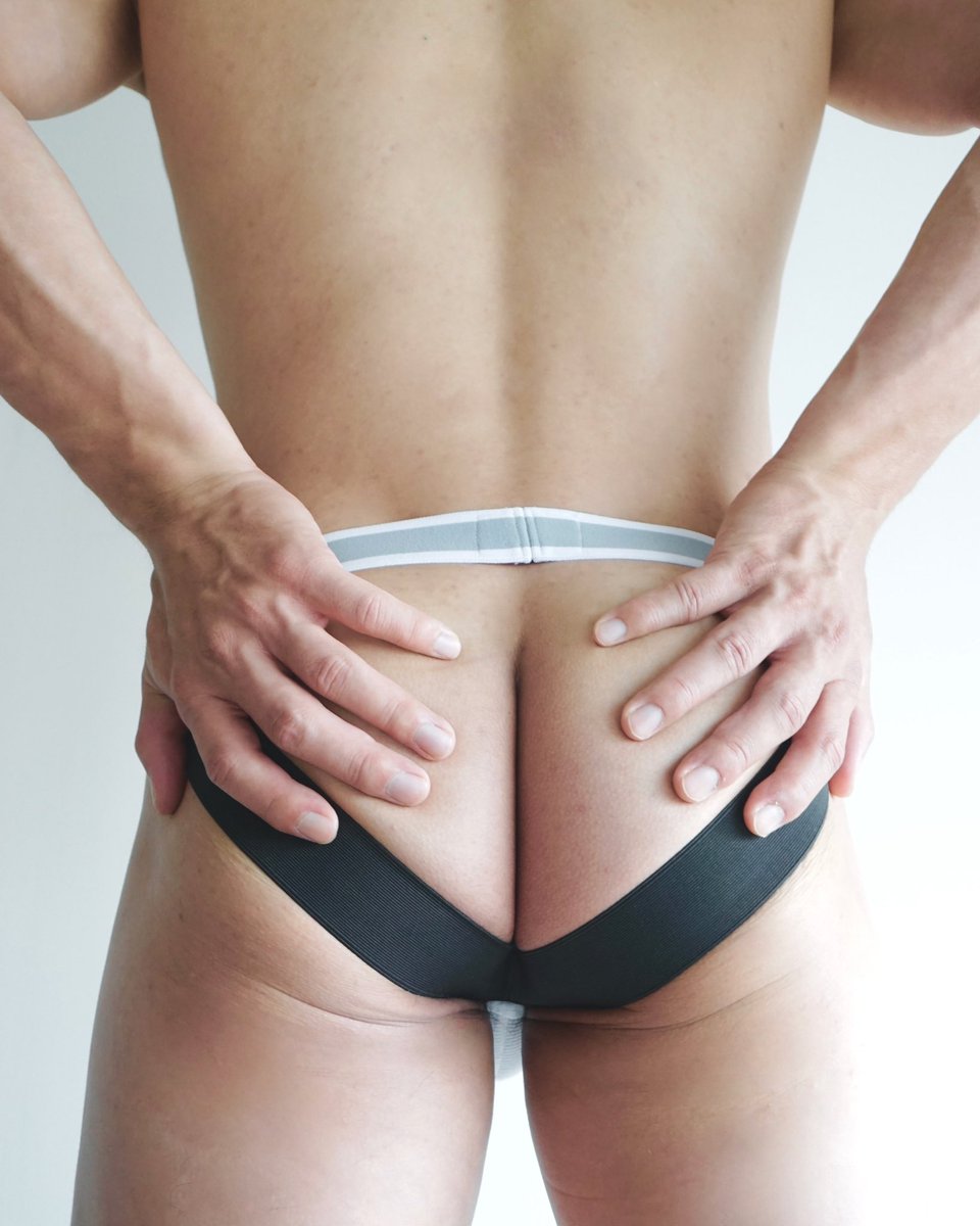 กางเกงทรง Jockstraps 🍑🍑
สี: White, Black (สายคาดที่ก้นสีดำ)
ผ้า: Cotton+Polyester
ราคา: 480 THB
สั่งซื้อได้ที่ LAZADA หรือ  DM ( Link via BIO)
—
#underwearmen #menunderwear #sexyunderwear #underwear #gayunderwearfetish #jockstrap #gay #gayunderwear