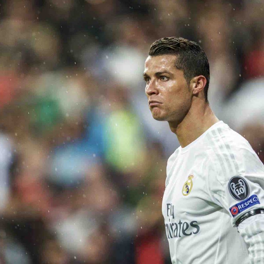 نظرة الأُسطورة كريستيانو رونالدو بعد الهدف الثاني في مرمى فولفسبورغ.