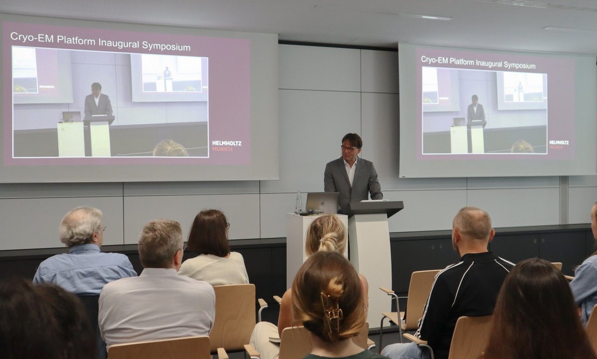 PioneerCampus's tweet photo. Formal inauguration Symposium ⁦⁦@HelmholtzMunich advanced⁩ #Cryo-EM platform🎉🎉🎉
Indebted to fantastic speakers W.Baumeister; JBriggs⁦@MPI_Biochem⁩
⁦@KukulskiWanda⁩ ⁦@unibern⁩ ⁦@SchurLab⁩ ⁦@ISTAustria⁩ 
Bon chance ⁦@MarionJasnin⁩🔬👌🏼 https://t.co/mWWi8fHCX1