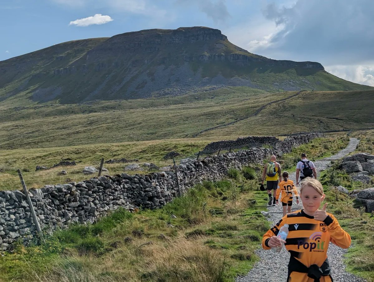 TheRealSloop's tweet image. Proud of these girls! Smashed Pen-y-Ghent yesterday... Raised 600 for the team and club... Great weekend

#UTJ #Kingswood #Jets 🧡⚽
@KingswoodParksP 
@KingswoodUtd
