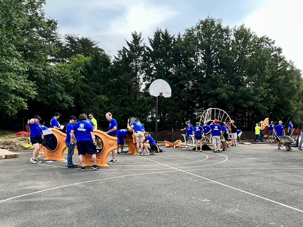 Principals and assistant principals wear many hats—and work gloves, too. School leaders from across the country are taking part in Community Service Day at <a href="/WeyanokeES/">Weyanoke Elementary</a>—and they’re making progress building the playground equipment! #NAESP23