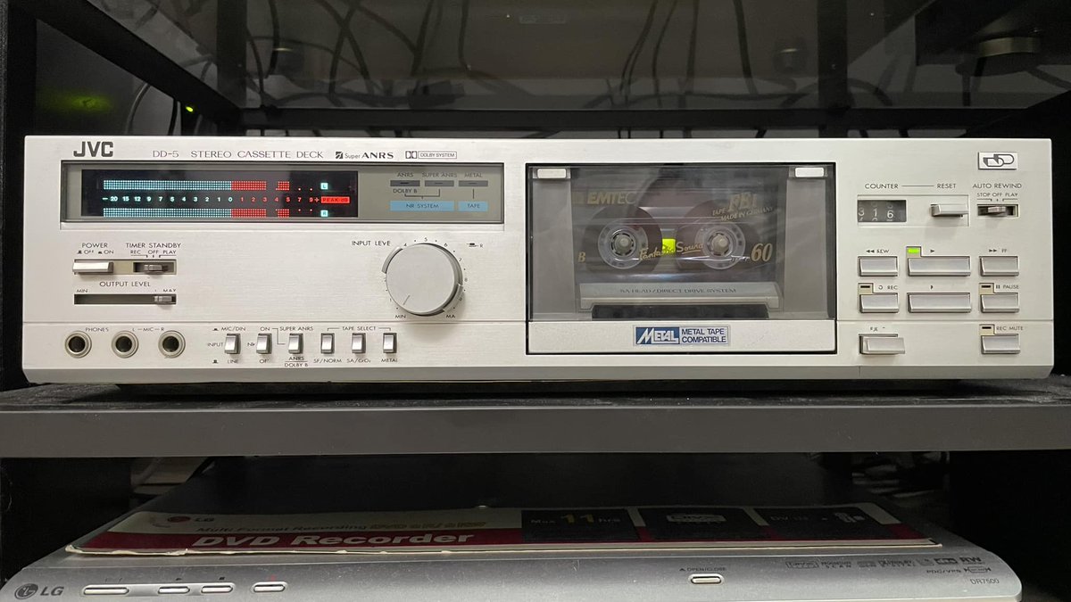 JVC DD-5 (1981)
2-head cassette deck
Noise Reduction: ANRS and Super ANRS (by JVC) + Dolby B
Tape Type: type I, CrO2, Metal
(photo: Laurentiu Popescu)
#JVC #victor #tapedeck #cassettedeck #analog #vintageaudio