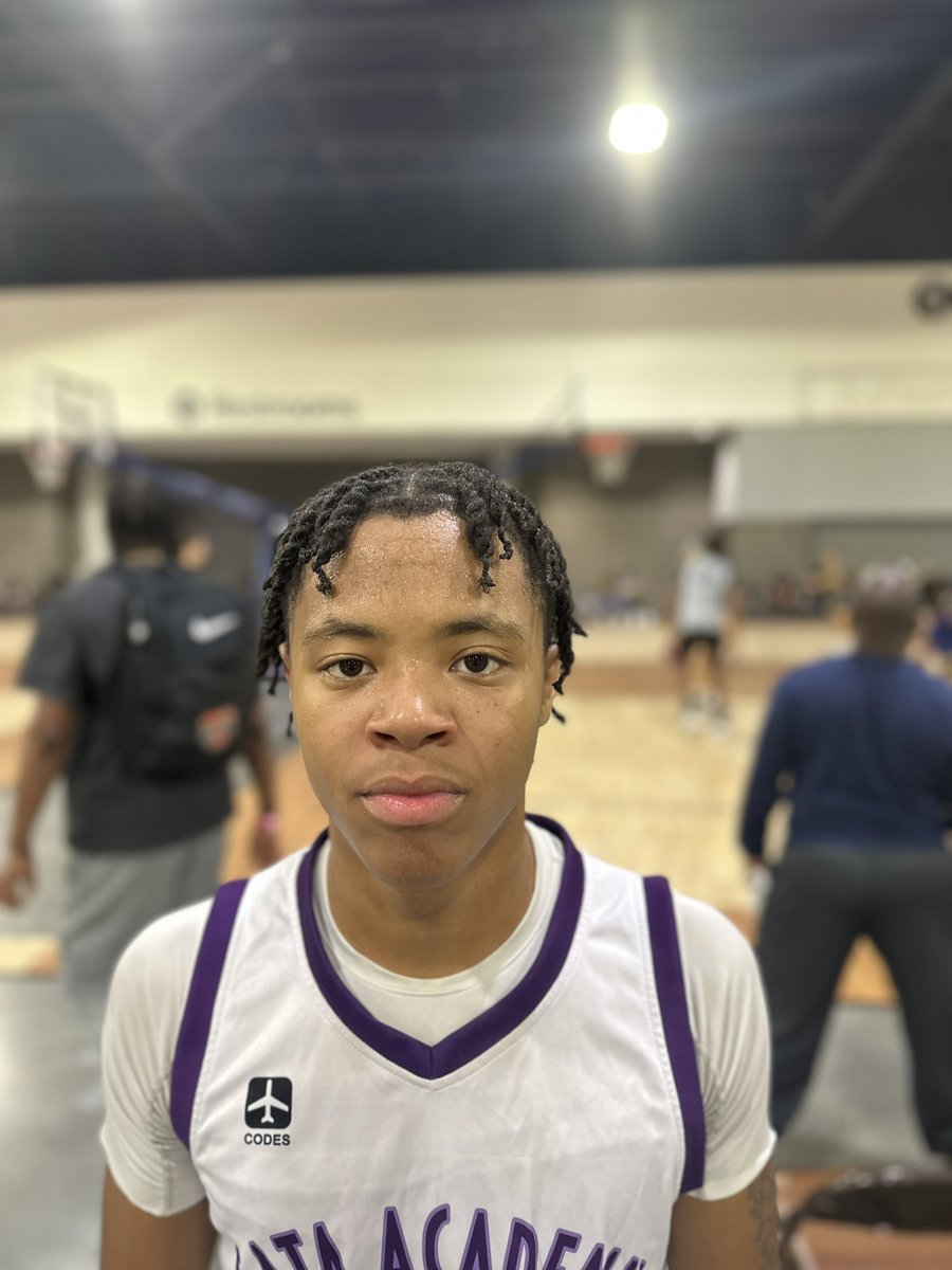 GATA Academy 17u Elite finished the weekend with a win over Champions Chance. CY Hardy and Jalen Merchant were outstanding throughout the entire game. They effortlessly got to their spots and took turns knocking down jumpers or getting into the lane for crafty finishes.