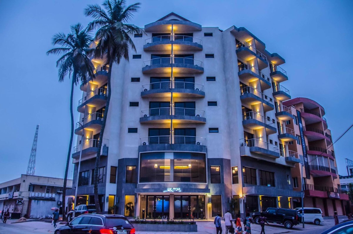 CongoView's tweet photo. #KaribuCongo: Situé à #Kinshasa, capitale de la #RDC, #Selton Hôtel offre des chambres de qualitées, une salle de conférence, un restaurant, un bar et un parking privé sécurisé. https://t.co/P3gbqPZO72