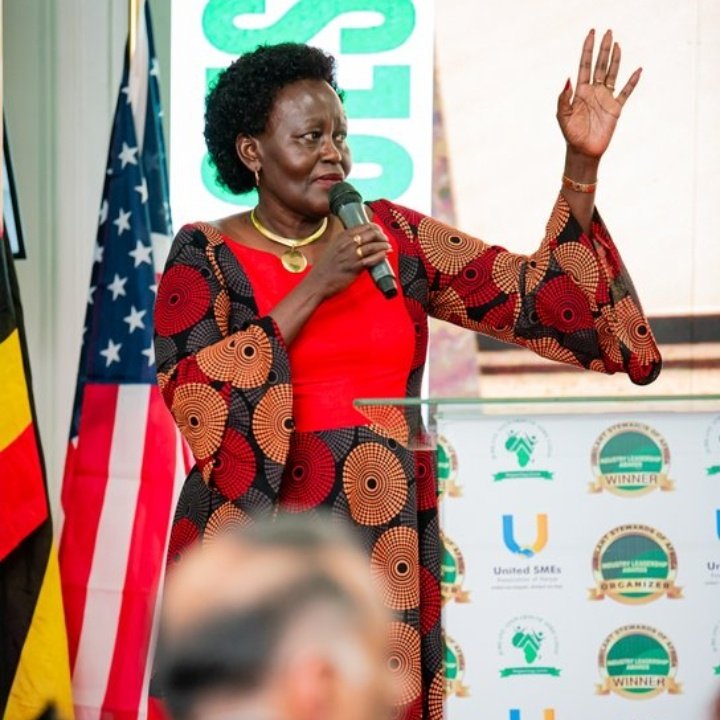 foodcoopkenya's tweet photo. Congratulations to our very own and recent member owner @Sarah_Karingi for scooping the award on the recent pacesetter award.
Welcome to our community. Sarah Karingi is a globally acclaimed #QueenOfNetworking. Thank you for believing in our cooperative. #InvestInFoodSecurity https://t.co/KXk7cUOFan